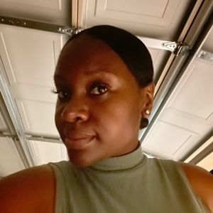 Meet your Posher, Laquana